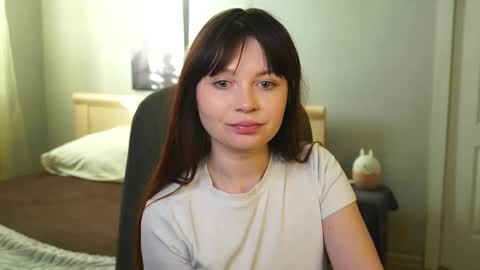 Snapshot of sn0wy_queen chatting on February 17, 2026, 2:30 am Lissy online show from February 17, 2026, 2:30 am