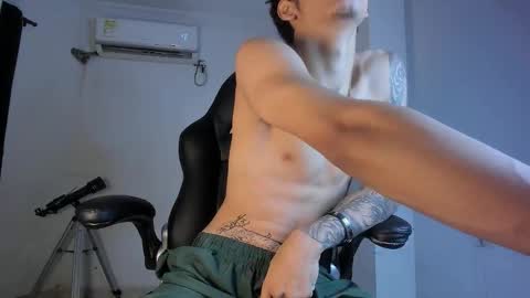 snakebutterfly online show from September 19, 2025, 8:27 am