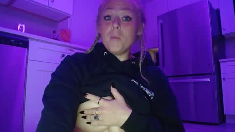 sneakyalicek online show from September 9, 2025, 1:38 am