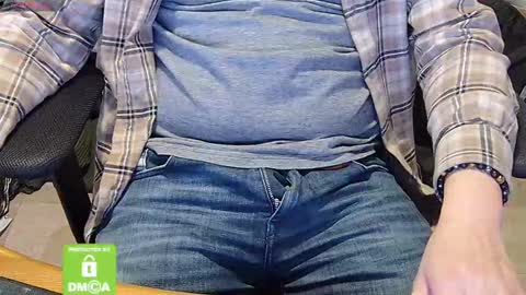 Sneakybill online show from March 4, 2025, 8:38 pm