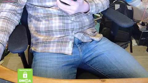 Sneakybill online show from March 7, 2025, 7:52 am