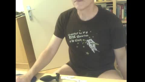 sneaxfreund online show from February 6, 2025, 10:53 pm