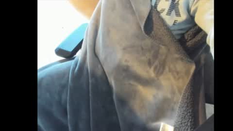 snip1977 online show from November 3, 2025, 8:37 am