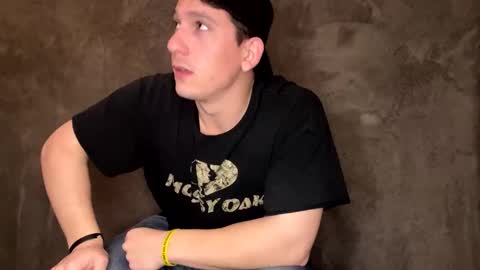 Snapshot of snoochiepoochies chatting on February 3, 2025, 6:02 am Will Rex online show from February 3, 2025, 6:02 am