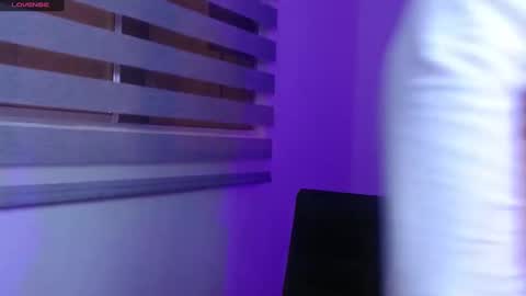 IG     OF red moonn online show from December 14, 2024, 3:04 pm