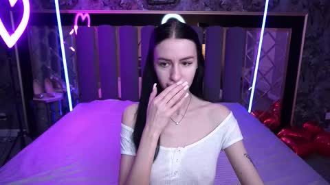 snow_whiteeex online show from February 8, 2026, 6:39 am