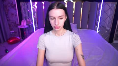 snow_whiteeex online show from April 4, 2026, 5:38 am