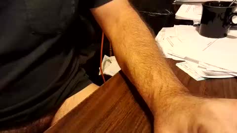 watchmecum online show from October 14, 2025, 12:33 am