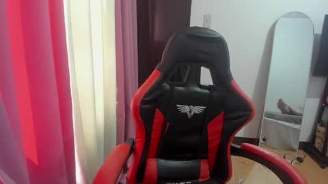 SnowClairee online show from May 12, 2026, 6:10 am