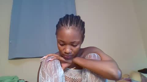 Snowie eyes online show from November 23, 2025, 12:43 am