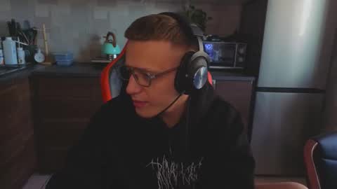 kluvr4 online show from February 27, 2026, 10:04 am