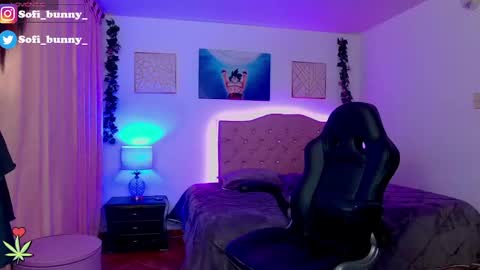 soffi_bunny_ online show from September 22, 2025, 7:10 am