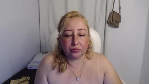 soffi_hott online show from October 4, 2025, 11:03 pm
