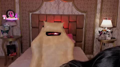 Snapshot of soffiqueen chatting on November 3, 2025, 8:43 pm Schedule 1400 - 2100 gtm-5 online show from November 3, 2025, 8:43 pm