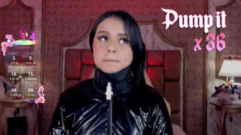 Snapshot of soffiqueen chatting on November 13, 2025, 8:08 pm Schedule 1400 - 2100 gtm-5 online show from November 13, 2025, 8:08 pm