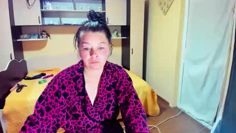 Snapshot of soffy_skye chatting on May 17, 2026, 4:43 am Soffy online show from May 17, 2026, 4:43 am