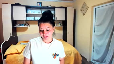 Snapshot of soffy_skye chatting on May 26, 2026, 5:03 am Soffy online show from May 26, 2026, 5:03 am