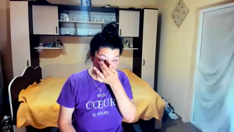 Snapshot of soffy_skye chatting on June 5, 2026, 5:25 am Soffy online show from June 5, 2026, 5:25 am