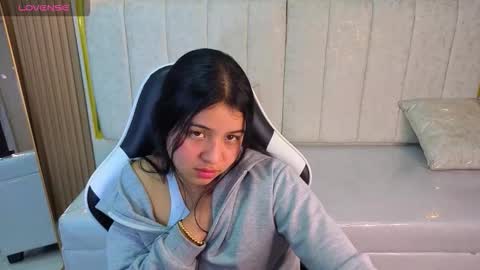 Online 800 to 1400 online show from December 17, 2025, 1:39 pm