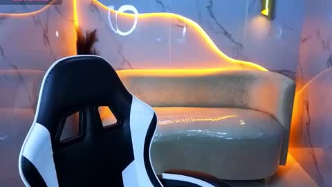 Online 800 to 1400 online show from January 10, 2026, 1:02 pm