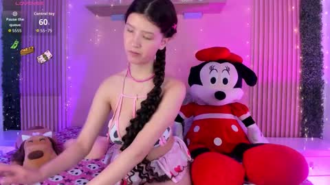 sofi_cuttie online show from December 18, 2025, 4:29 am