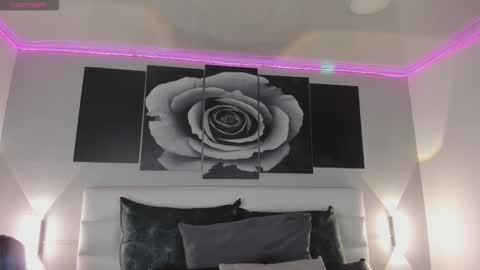 sofi_sp online show from November 28, 2025, 11:35 am