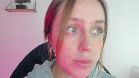     online show from December 18, 2024, 2:42 am