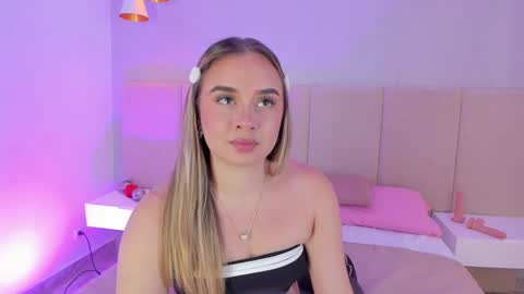 Snapshot of sofia_pamela chatting on December 27, 2024, 7:24 pm SOFIA PAMELA online show from December 27, 2024, 7:24 pm