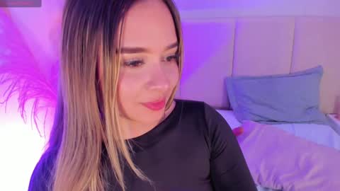 Snapshot of sofia_pamela chatting on March 11, 2025, 10:20 pm SOFIA PAMELA online show from March 11, 2025, 10:20 pm