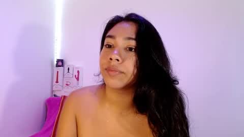 Snapshot of sofia_rios07 chatting on November 18, 2025, 9:03 am IG online show from November 18, 2025, 9:03 am