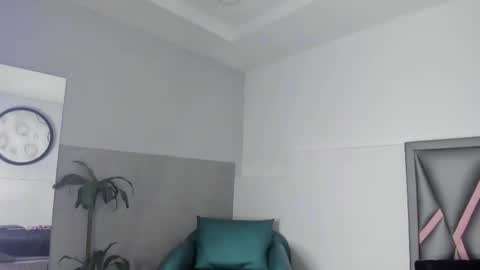 Sofa online show from September 29, 2025, 11:59 am