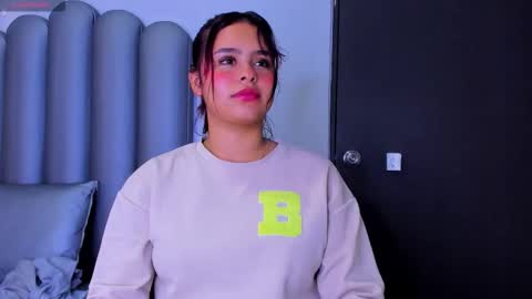 Sofa online show from January 7, 2026, 4:59 am