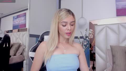 Snapshot of sofiaa_morris chatting on February 4, 2026, 7:20 pm Sofia online show from February 4, 2026, 7:20 pm