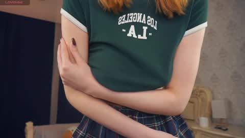 Hi My name is Sofia Welcome to my room Please thumbs up - its important online show from November 26, 2025, 6:47 am