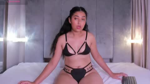 Sofi marquez  online show from February 9, 2025, 5:40 am