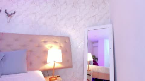 SofiaReyees online show from November 12, 2025, 1:55 pm