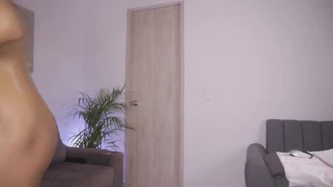 Sofia  online show from November 24, 2025, 11:21 am