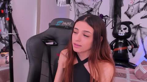 Sofia  Help me reach 5K followers  online show from October 6, 2025, 8:28 pm