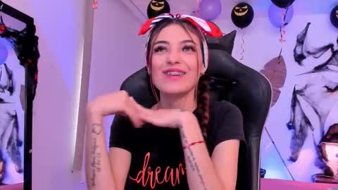 Sofia  Help me reach 5K followers  online show from October 20, 2025, 8:09 pm