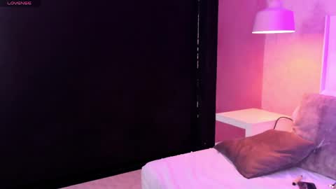 sofiathoompson online show from June 8, 2026, 2:56 am