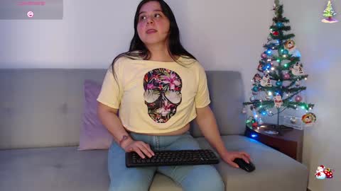 Snapshot of sofiavera_ chatting on December 16, 2024, 1:21 am Sofia Vera online show from December 16, 2024, 1:21 am