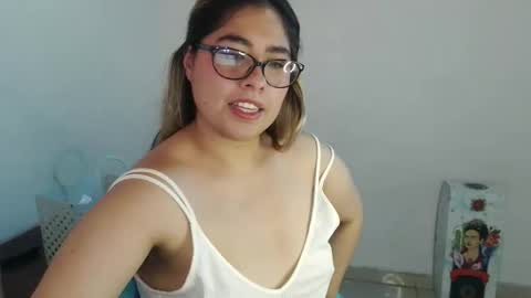 Snapshot of sofiazaf447769 chatting on December 15, 2025, 1:37 pm SOFIA online show from December 15, 2025, 1:37 pm