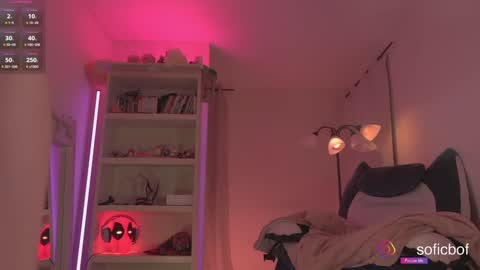 Sofi  online show from September 23, 2025, 9:40 pm