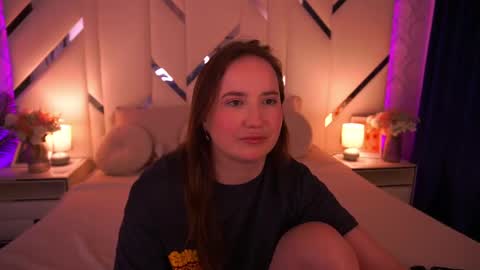 Snapshot of sofiebloom chatting on May 19, 2026, 11:11 pm Sofie online show from May 19, 2026, 11:11 pm