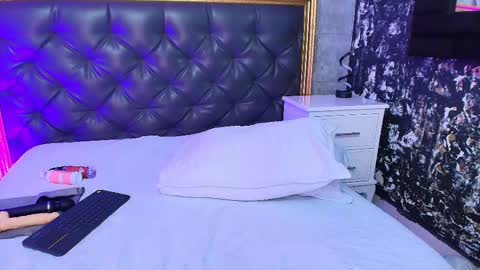 Snapshot of sofierosse_ chatting on February 17, 2025, 4:48 pm Sofie Rosee online show from February 17, 2025, 4:48 pm