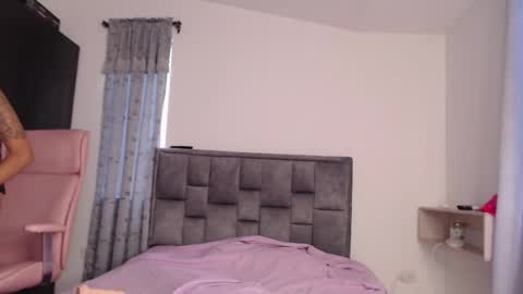 Snapshot of sofierosse_ chatting on February 24, 2025, 3:20 pm Sofie Rosee online show from February 24, 2025, 3:20 pm