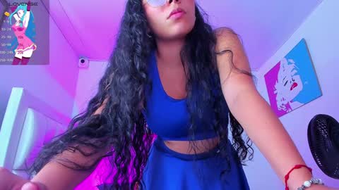  Sofa Daz  online show from December 6, 2024, 11:47 pm