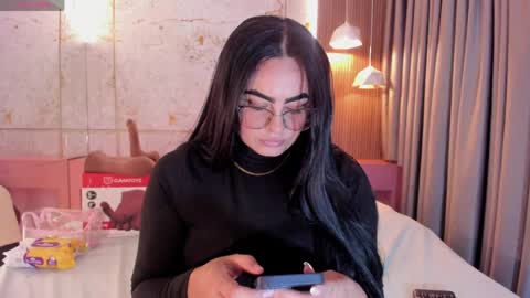 sofiia online show from June 1, 2026, 7:48 pm