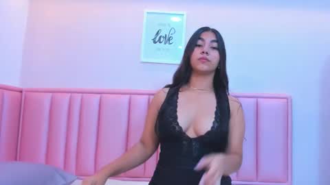 Rose  online show from December 19, 2025, 11:39 am