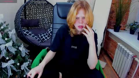 Snapshot of softflame chatting on December 21, 2025, 3:41 pm softflame online show from December 21, 2025, 3:41 pm